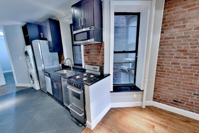 Primary Photo - 171 E 102nd St