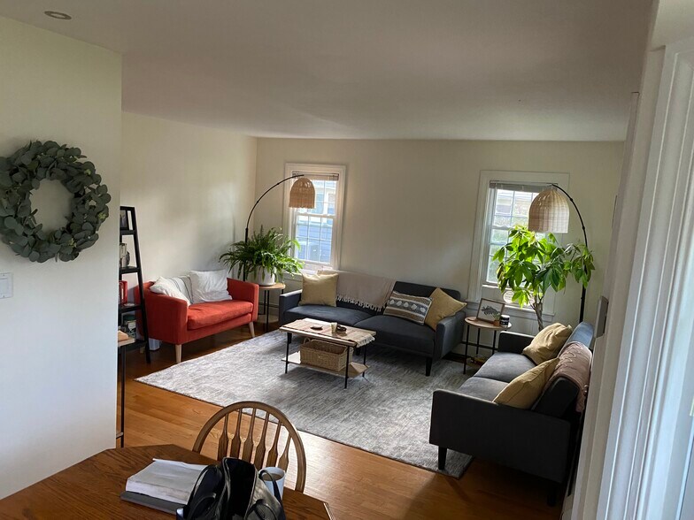 Living Room - 805 Pershing Ave