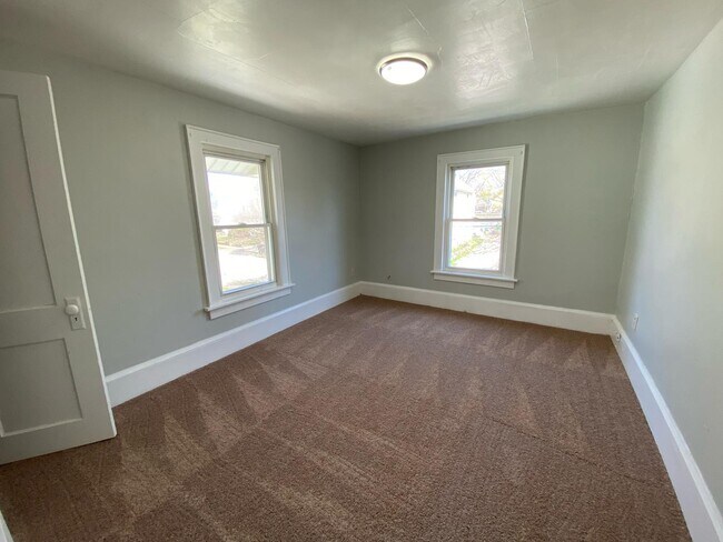 Building Photo - 2342 12th St SW