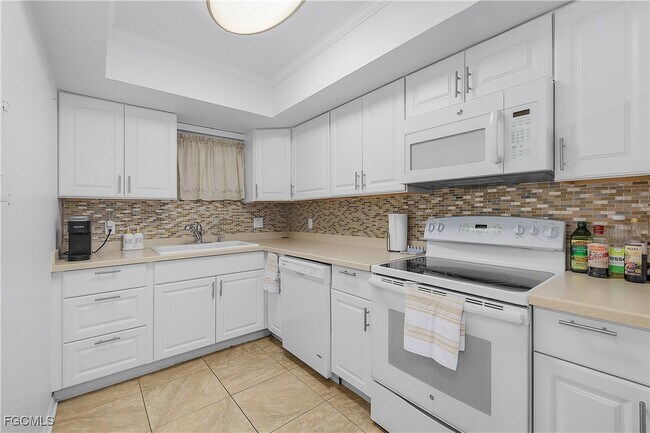 Building Photo - 12471 McGregor Blvd