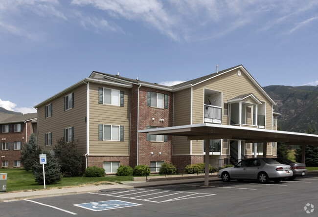 Primary Photo - Cambridge Crossing Apartments