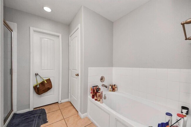 Building Photo - 18326 Trace Pointe Ln