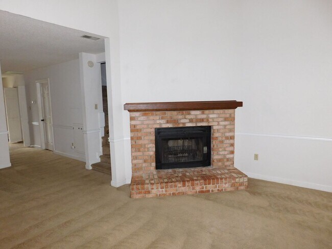 Building Photo - 1505 College Way