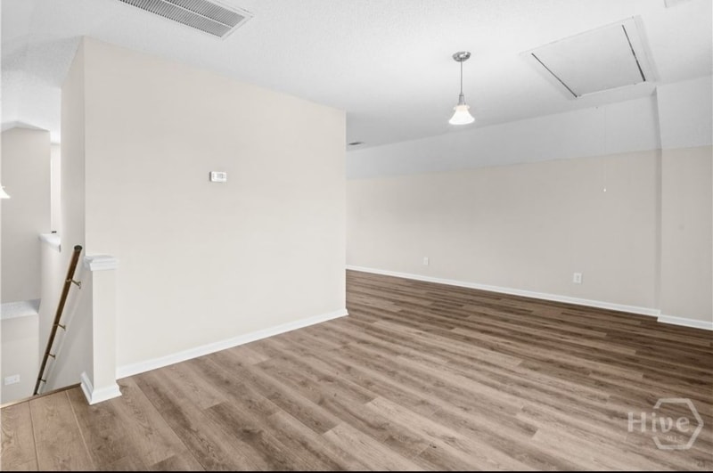 Building Photo - 1230 Estates Way