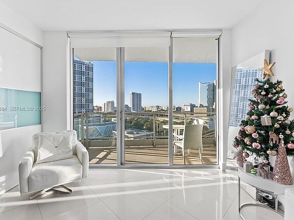 Building Photo - 90 SW 3rd St