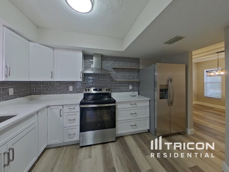 Building Photo - 1535 Bay Hill Cir