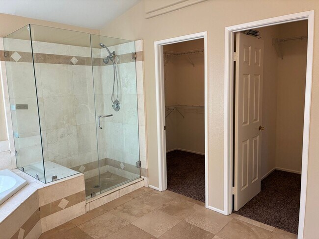 Building Photo - Stunning 4-bedroom hilltop residence nestled in the desirable upper Corona