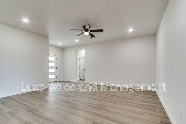 Building Photo - 8329 NW 163rd Ter