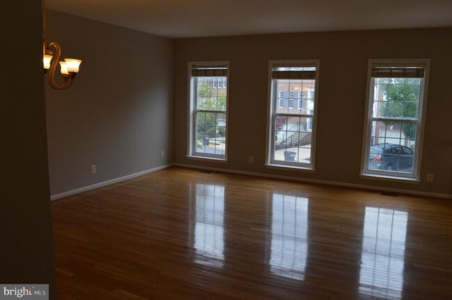 Building Photo - 4016 Timber Oak Trl