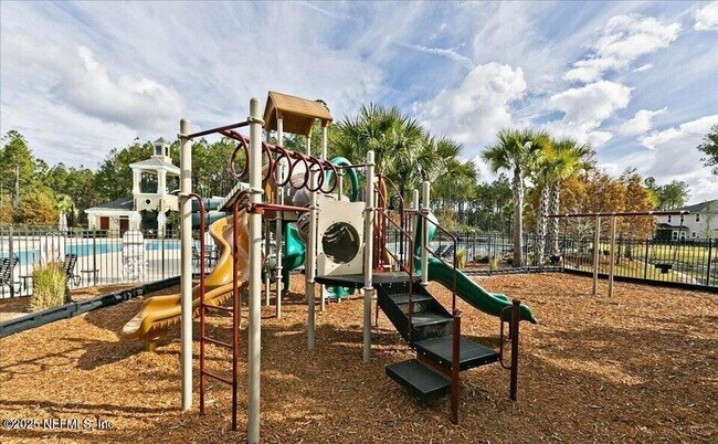 Building Photo - 218 Larkin Pl