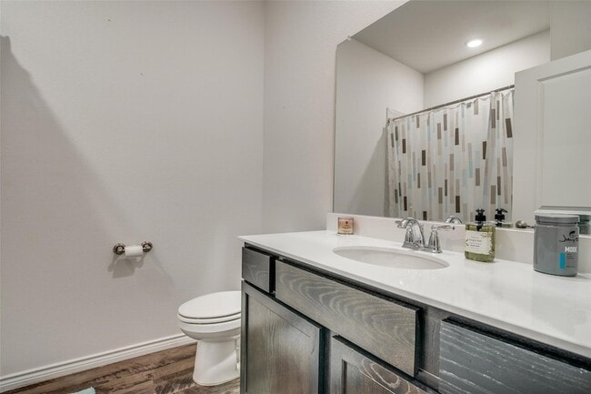 Building Photo - 2724 Pease Dr