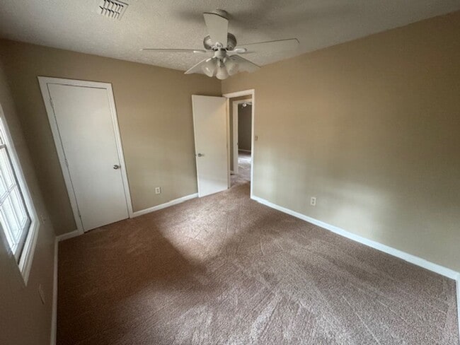 Building Photo - 117 W Hopson Rd