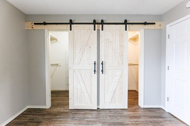 Building Photo - 5703 80th St