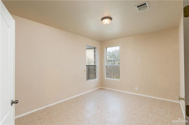 Building Photo - 18 Fairmont Ave