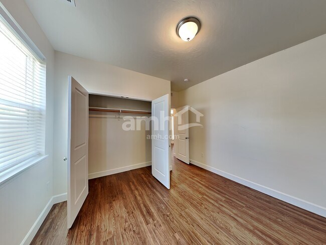 Building Photo - 1519 S Horton St