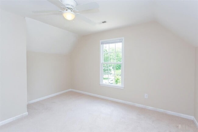 Building Photo - 105 Dairy Ct