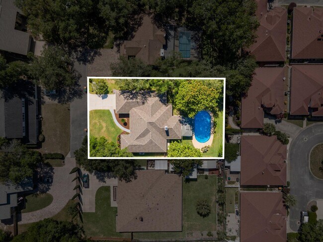 Building Photo - 508 Garden Oaks Cove