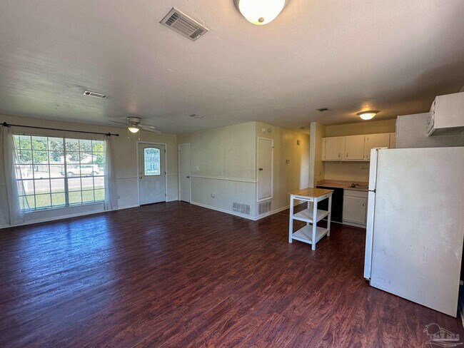 Building Photo - 279 Airport Blvd