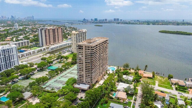 Building Photo - 11113 Biscayne Blvd