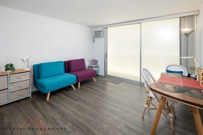 Building Photo - 440 Lewers St