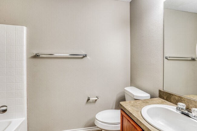 Building Photo - 6331 Scotchwood Dr