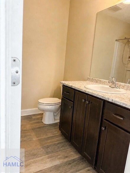 Building Photo - 1106 Creekside Cir
