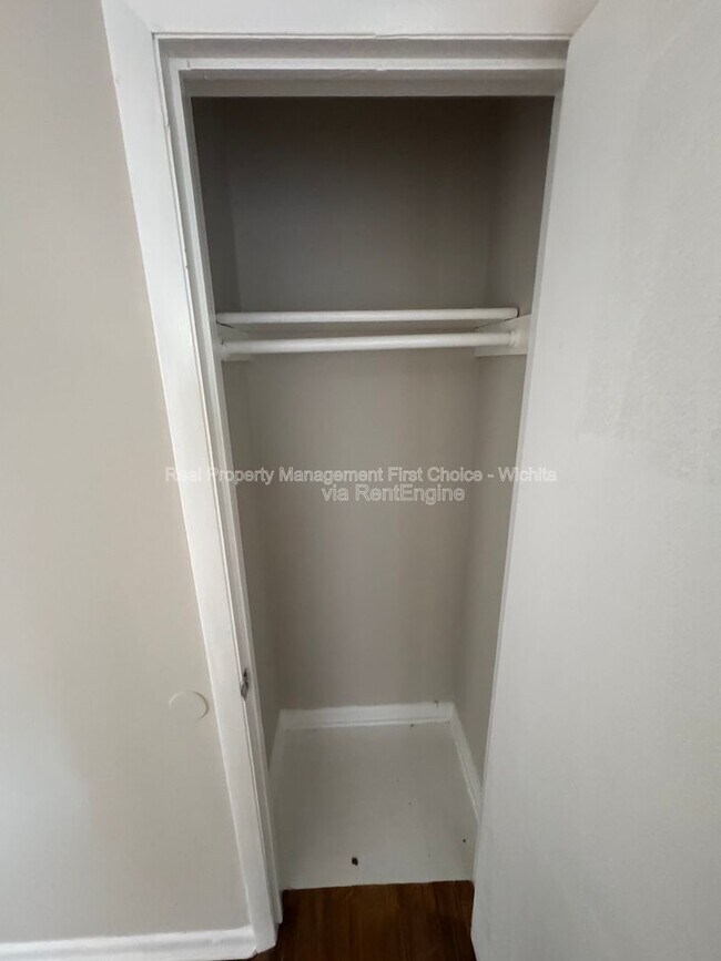 Building Photo - 1632 S Mission Rd