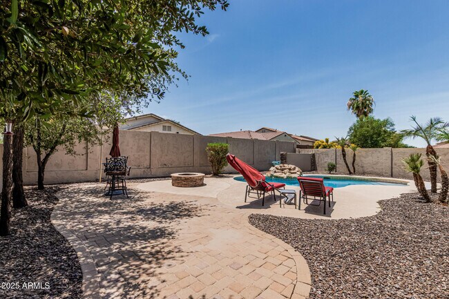 Building Photo - 3777 E Vallejo Dr