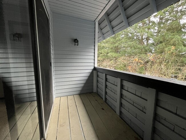 Building Photo - Cozy Portland Home with Spacious Living Room & Fenced Backyard