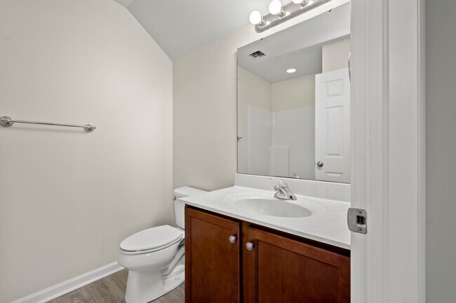 Third bedroom bathroom - 74 Nicholas Dr