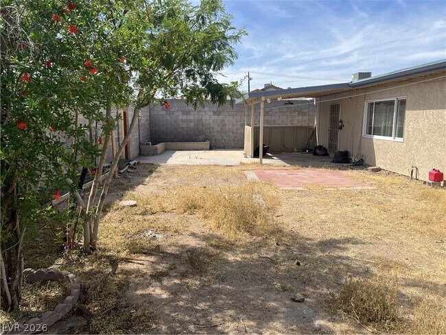 Building Photo - 6845 Carrera Dr