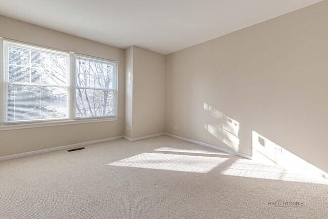 Building Photo - 348 Pine Lake Cir