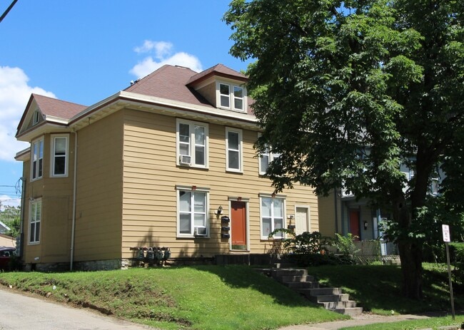 Building Photo - 2588 East Ave