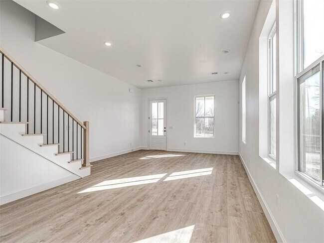 Building Photo - 29615 E Rdg Rd