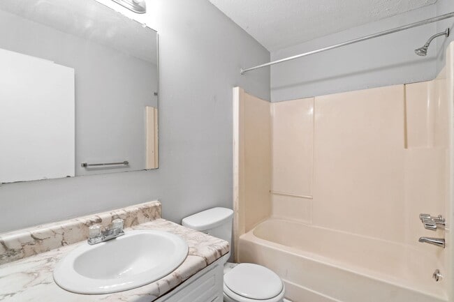 Building Photo - 144 Darlene Dr