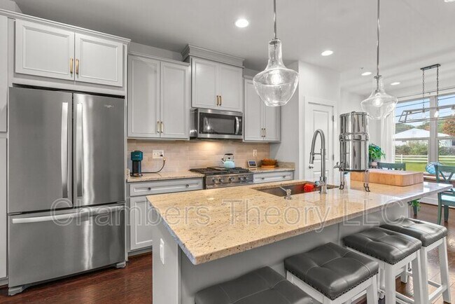 Building Photo - 5136 Randolph Rd