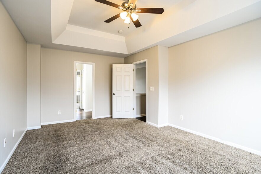 Building Photo - 3313 Valerie Dr