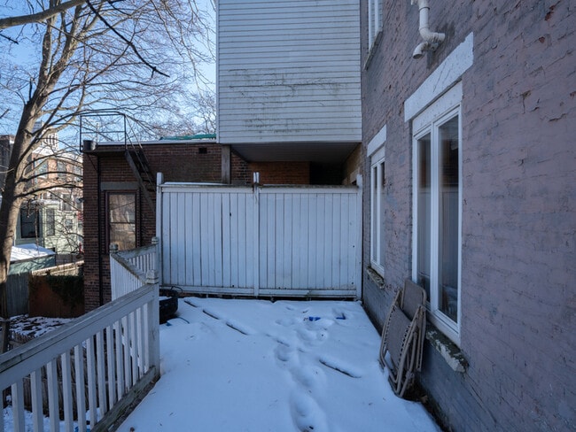 Building Photo - 335 Hudson Ave