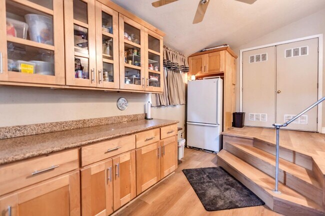 Building Photo - Beautiful Southside Los Banos Rental