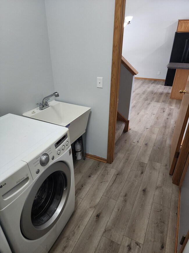 Building Photo - 1071 36th St W