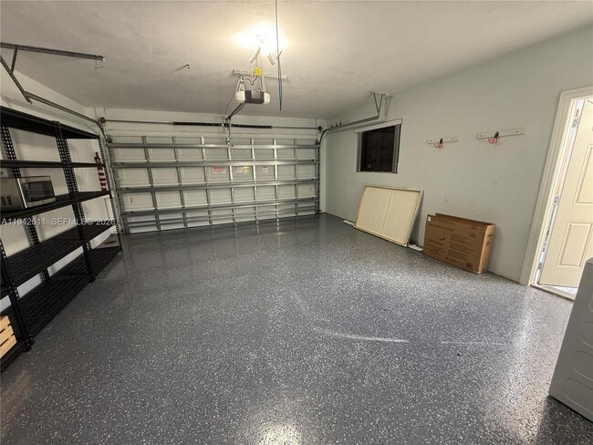 Building Photo - 1721 NE 48th Ct