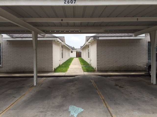 Building Photo - 2607 Cervantes Ave