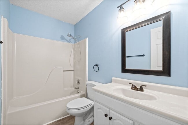 Building Photo - Pet Friendly Three Bedroom!