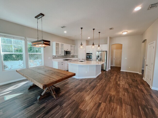 Building Photo - Updated Eagle Harbor Home with Preserve Views