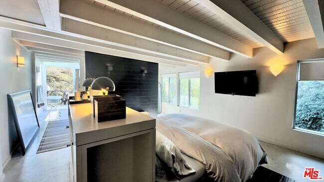 Building Photo - 19562 Cave Way