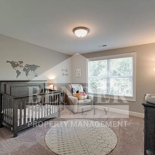 Building Photo - Beautiful Like New Home in Ooltewah
