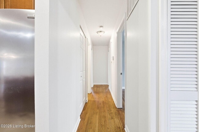 Building Photo - 2403 Silverbrook Ave