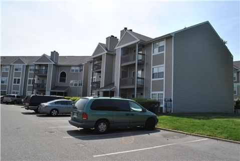 Building Photo - Hampton Club Condominiums