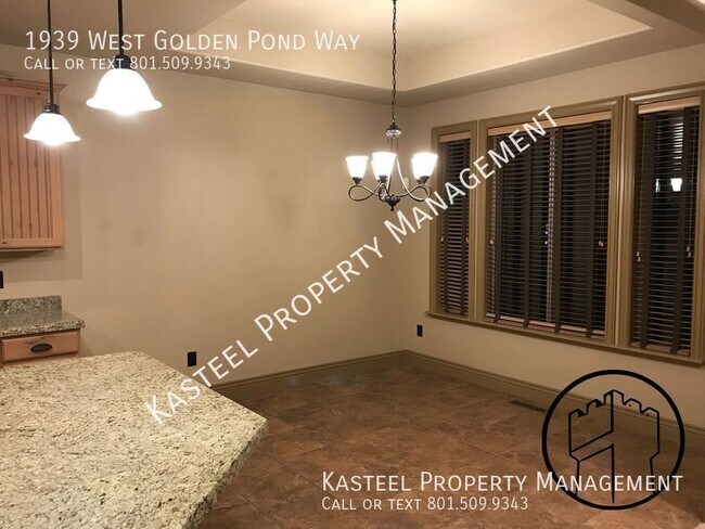 Building Photo - 1939 W Golden Pond Way