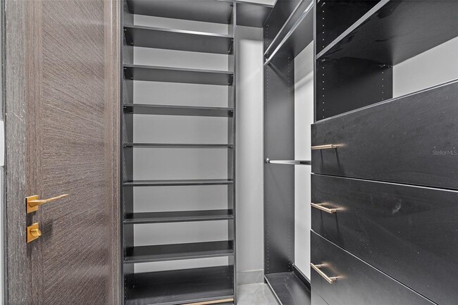 Building Photo - 585 Dolphin Ave SE